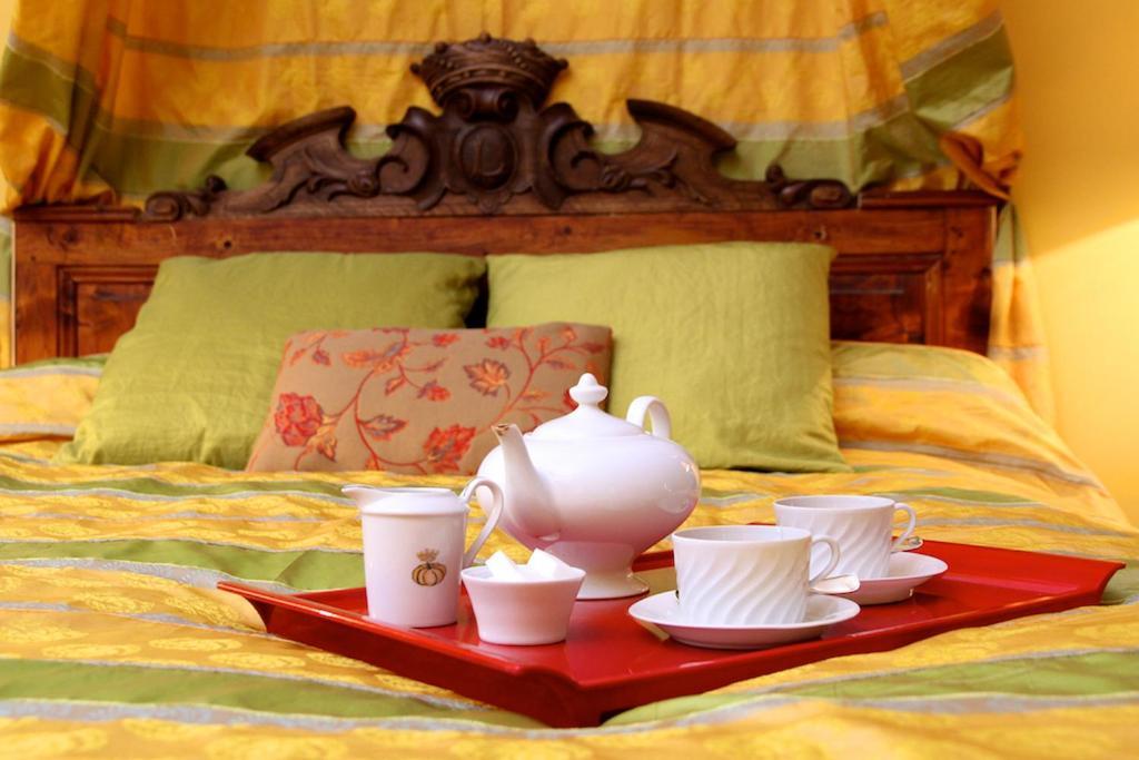 Chateau De Montriou Feneu Phòng bức ảnh